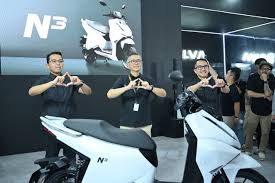 ABS Ganda dan Isi Daya Cepat, ALVA Cervo Q Naik Kelas di Motor Listrik Premium