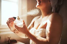 5 Kesalahan Memakai Parfum yang Diam-Diam Membuat Wanginya Cepat Hilang