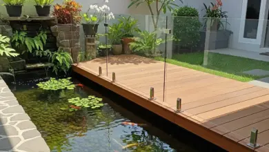 9 Desain Kolam Ikan Berpagar Kaca yang Aman untuk Anak, Tetap Terlihat Lapang