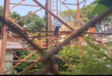 2 Santri Brebes Dipaksa Turun dari Menara 50 Meter setelah Laporan Warga