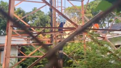 2 Santri Brebes Dipaksa Turun dari Menara 50 Meter setelah Laporan Warga
