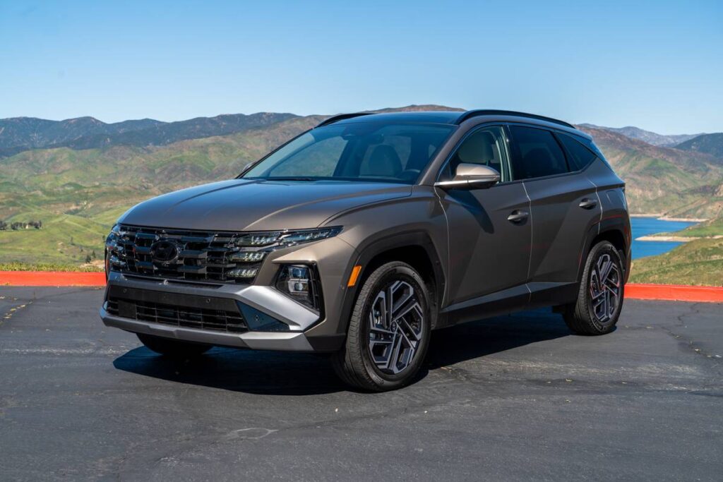 SUV Premium yang Hemat BBM, Hyundai Tucson Hybrid 2026 Tembus Rp766 Jutaan