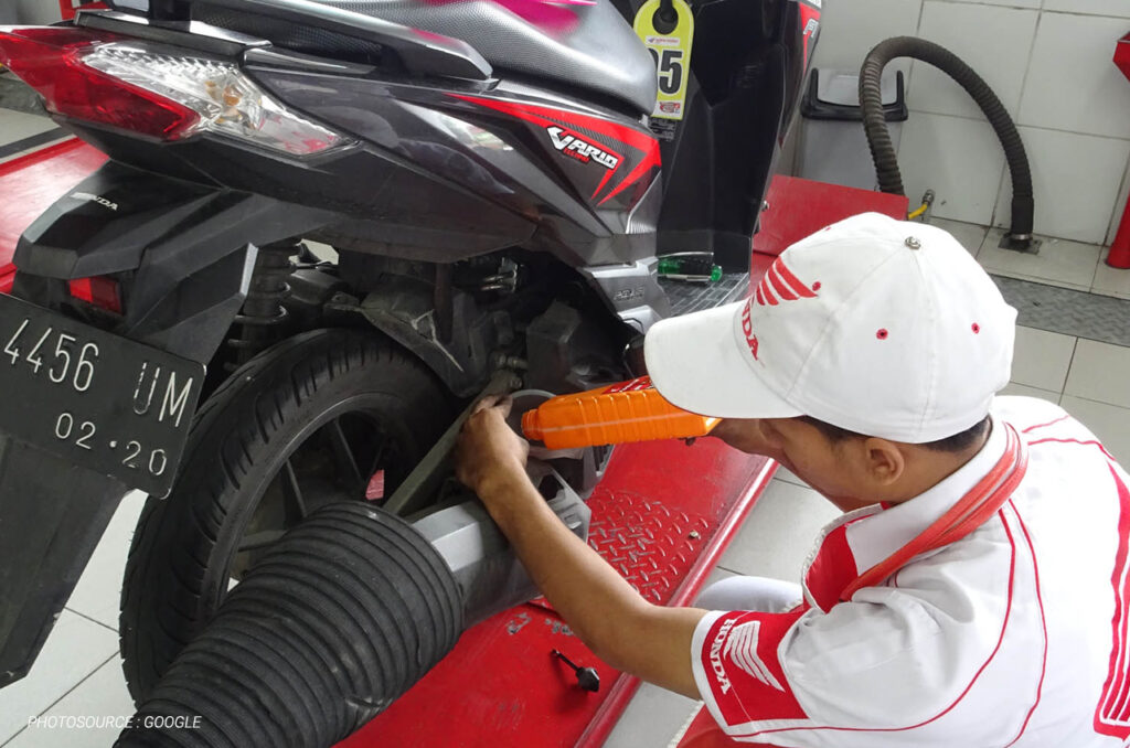 Oli Motor Cepat Berkurang, Ini Tanda Mesin Sudah Mulai Bermasalah