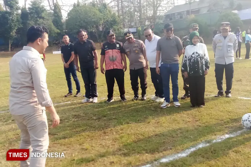 Derby Lokal Lawang Buka Jalan Bibit Muda, Emil Dardak Soroti Konsistensi Siadi Cup