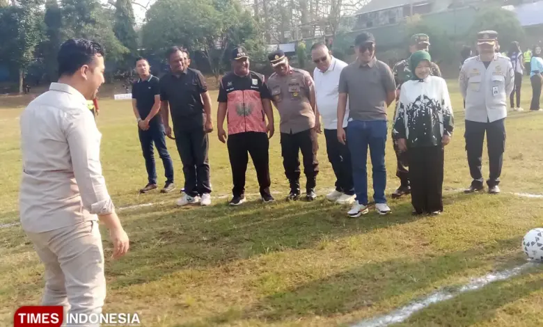 Derby Lokal Lawang Buka Jalan Bibit Muda, Emil Dardak Soroti Konsistensi Siadi Cup