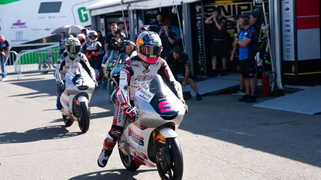 Veda Ega Pratama Tembus Lima Besar di Brno, Start Grid 20 Berujung Poin Penting