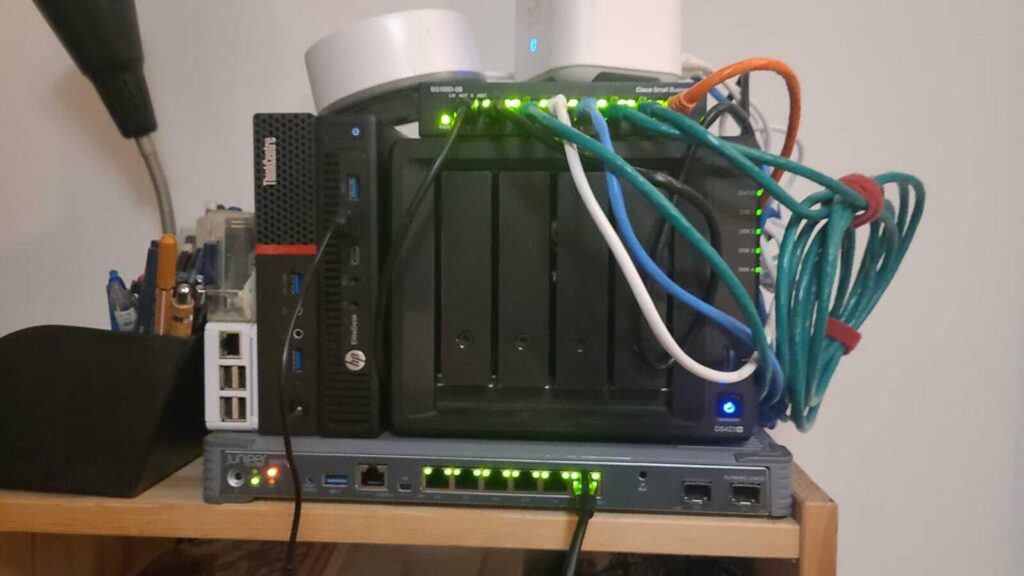 Self-Hosting Ternyata Tidak Serumit Itu, 6 Kekhawatiran yang Salah Besar