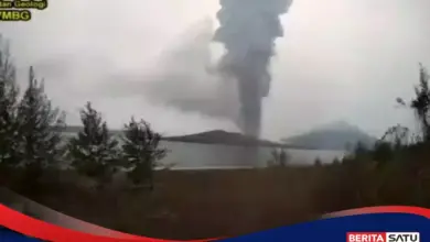 Anak Krakatau Mengirim Sinyal Dangkal, Gempa Hembusan dan Gas Kawah Meningkat Tajam