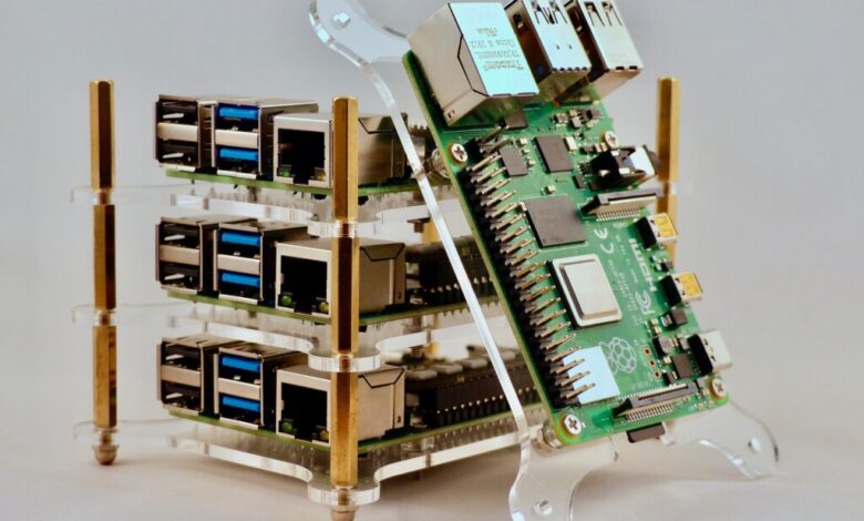 Klaster Raspberry Pi 4 Node Ini Bisa Dijinjing, Desainnya Justru Paling Mencolok