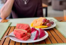 3 Buah Pengganjal Lapar yang Efektif Bantu Turunkan Berat Badan, Semangka dan Apel