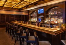 Dua Ponsel Baru SpeakEasy Bikin Lansia 75 Plus Tak Perlu Ribet Teknologi