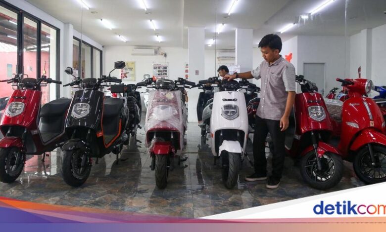 Insentif Motor Listrik Ditunda Lagi, Pasar Makin Gelisah Menunggu Kepastian