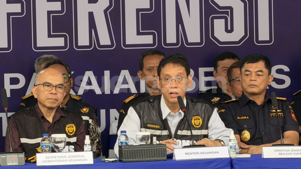 UU Sampah Jadi Senjata Baru, Purbaya Dukung Hukuman Lebih Berat untuk Impor Balpres