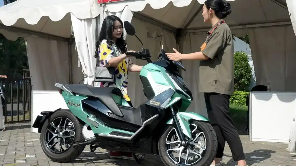 Harga BBM Nonsubsidi Naik, Alva Kebanjiran Pertanyaan Soal Motor Listrik