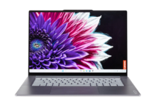 Yoga Slim 7i Ultra Aura Edition Cuma 975 Gram, Tapi Aura Premiumnya Terasa Penuh