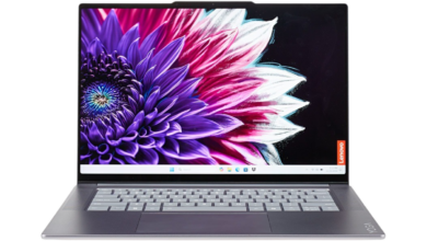 Yoga Slim 7i Ultra Aura Edition Cuma 975 Gram, Tapi Aura Premiumnya Terasa Penuh