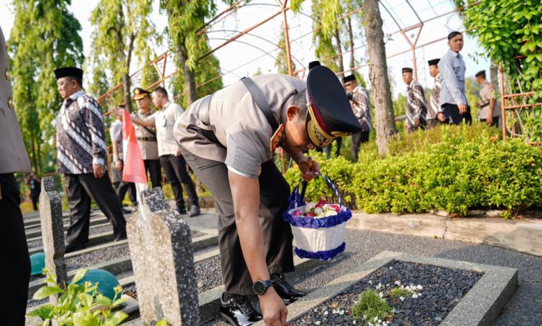 Di TMP Giri Tunggal, Polda Jateng Tegaskan Pengabdian Polri Harus Berpihak ke Masyarakat