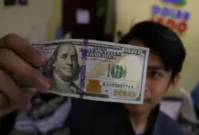 Rupiah Terjepit di Rp 17.960, Dolar AS Menguat dan Tekanan Domestik Menumpuk