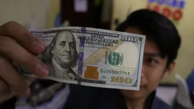 Rupiah Terjepit di Rp 17.960, Dolar AS Menguat dan Tekanan Domestik Menumpuk