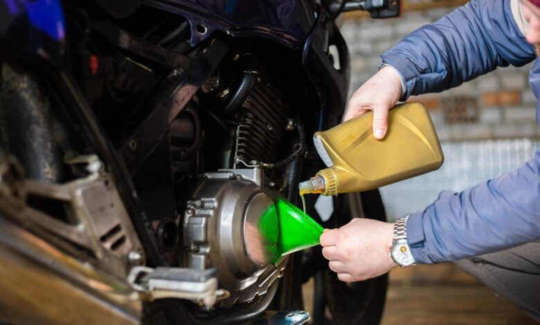 Mesin Cepat Panas dan Tarikan Berat, Begini Tanda Oli Motor Matic Harus Diganti