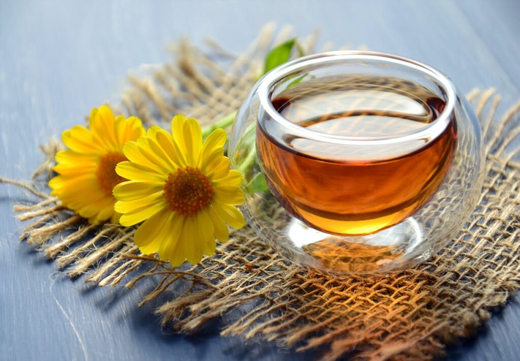 3 Manfaat Teh Chamomile yang Paling Terasa Sebelum Tidur, dari Rileks hingga Redakan Kram