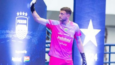 Persib Lepas Adam Przybek, Sinyal Perombakan Kiper Jelang Musim Baru