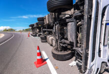 Evakuasi Truk Besi di Tomang Tersendat, Arteri S Parman Macet Berjam-Jam