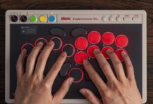 8BitDo Arcade Controller Pro Punya Layar Sendiri, Kontrol Makin Bebas di Tangan