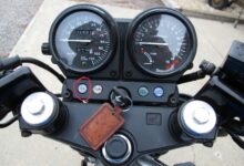 Lampu Bensin Berkedip Bukan Berarti Kosong, Sisa Cadangan Motor Ternyata Masih Ada