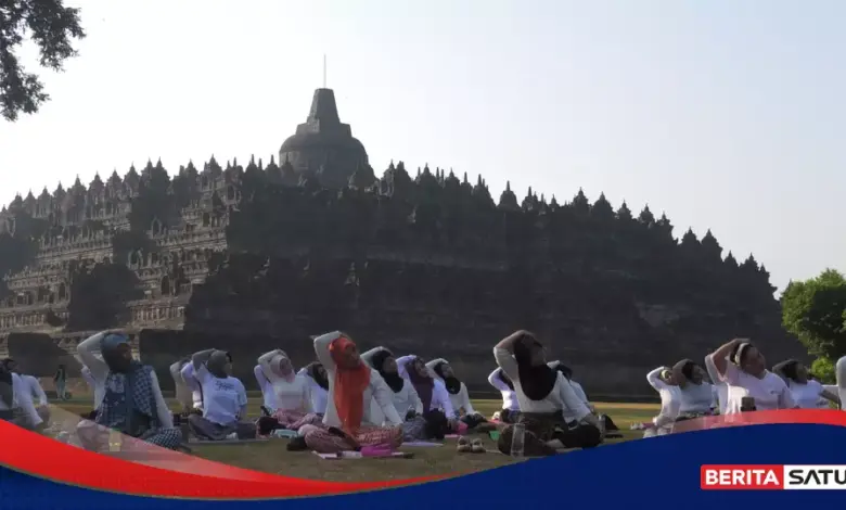 Borobudur Jadi Ruang Hening, Yoga Pagi Ini Menyatukan Alam dan Warisan Budaya