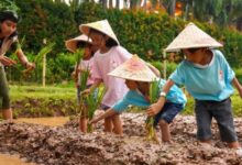 Liburan Bukan Saatnya Anak Terlalu Dilarang, Ini yang Justru Membentuk Ketangguhannya