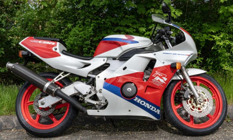 CBR250RR Punya Teknologi Balap yang Bikin Kelas 250cc Terasa Naik Kelas
