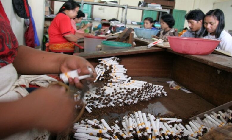 Kenaikan Cukai Tembakau Memicu Kekhawatiran PHK di Industri Padat Karya