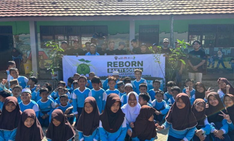 Sekolah di Tanah Bumbu Dapat Bantuan Sampah dan Pohon, Siswa Diajak Peduli Sejak Dini