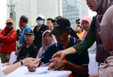Lansia Jakarta Hanya Bisa Lolos KLJ Jika Masuk Data Tunggal, Bantuan Rp300 Ribu Cair