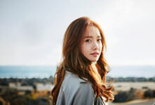 4 Gaya Earthy Chic Ala Yoona SNSD, Tampil Mewah Tanpa Terlihat Berlebihan
