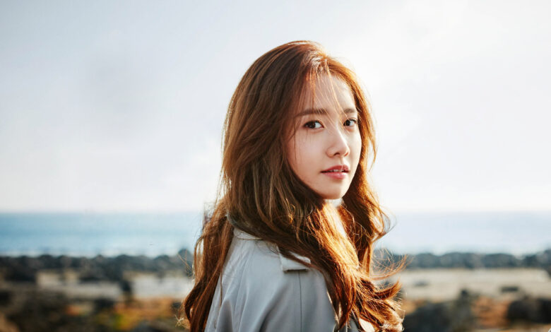 4 Gaya Earthy Chic Ala Yoona SNSD, Tampil Mewah Tanpa Terlihat Berlebihan