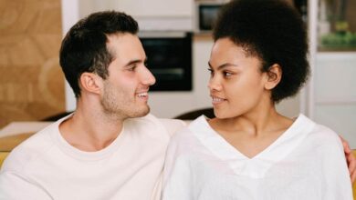 5 Zodiak yang Paling Tanggap Membuktikan Cinta Lewat Tindakan, Bukan Ucapan