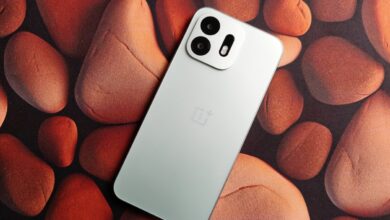 OnePlus N6 Bocor, Charger 45W dan Case Justru Sudah Ada di Dalam Kotak