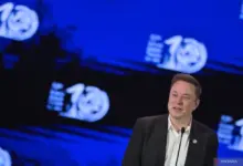 Masayoshi Son Menolak Gagasan Data Center Luar Angkasa Elon Musk, AI Dinilai Butuh Solusi Cepat