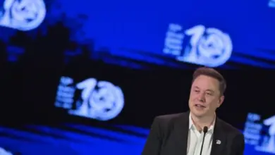 Masayoshi Son Menolak Gagasan Data Center Luar Angkasa Elon Musk, AI Dinilai Butuh Solusi Cepat