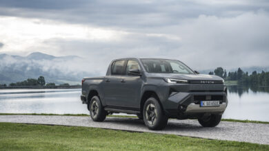 Hilux Battery EV Meluncur Rp1,019 Miliar, Toyota Bawa Pikap Listrik ke Medan Berat